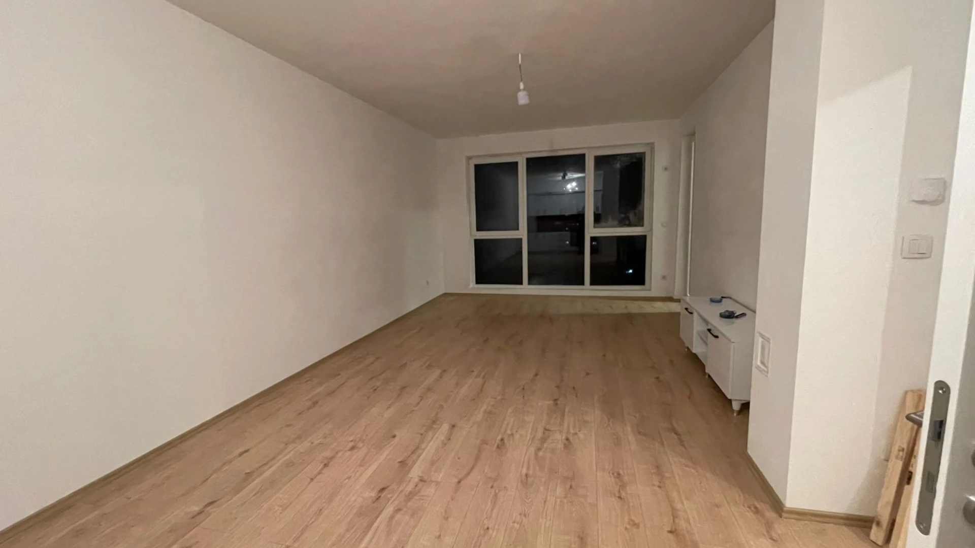 Ofrohet me Qira ose në Shitje – Banesë në Vushtrri, 88 m², Kati i 8-të. - Image 1