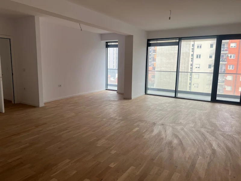 For sale: A modern apartment with a total area of 180 m², located on Muharrem Fejza Street. - Image 5