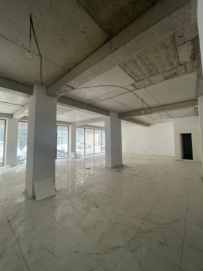 Ofrohet lokal për shitje - Prishtina e Re - Image 3