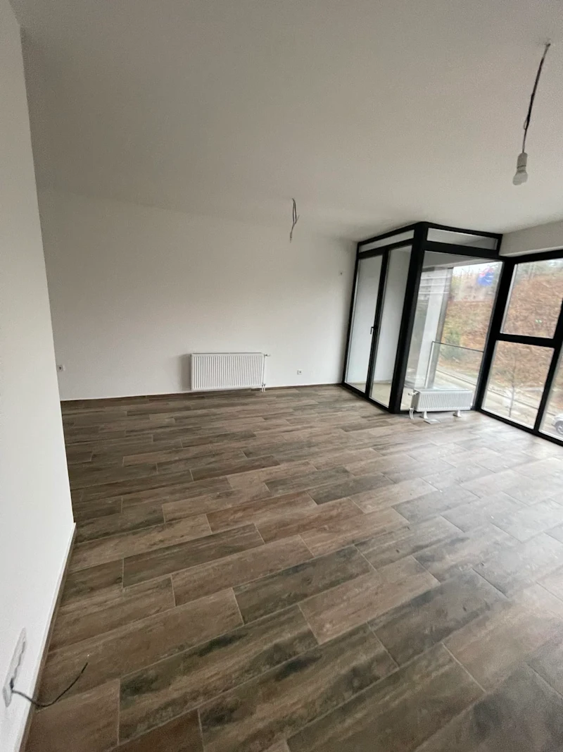 Commercial Space for RENT 85 m² | Rruga A - Image 2