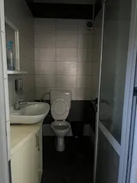 Ofrohet me qira hapësirë afariste – 500 m² (Kati I) & 400 m² (Kati II), Llapllasellë, Magjistralja Prishtinë–Ferizaj. - Thumbnail 10