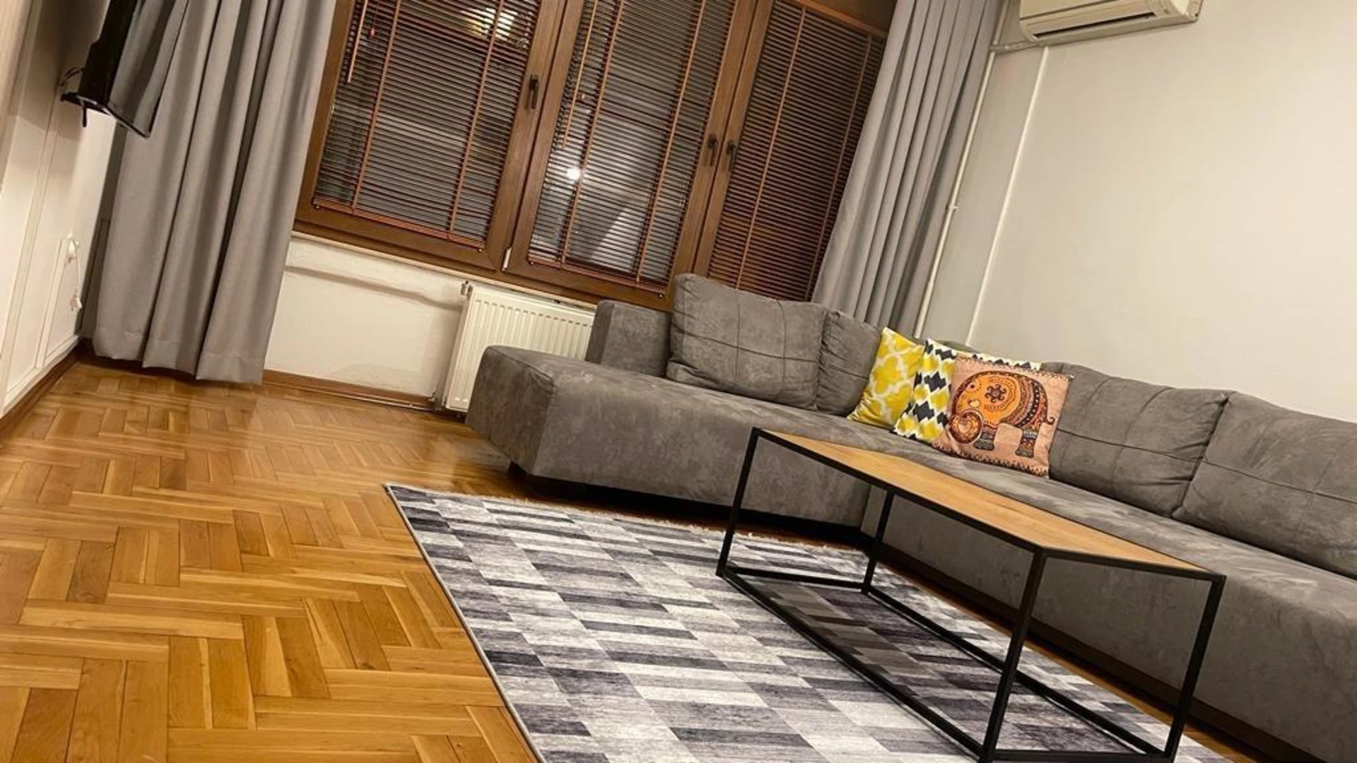 Banesë me QIRA – 70 m² | Rruga Bill Clinton, afër Katedrales, Prishtinë - Image 1