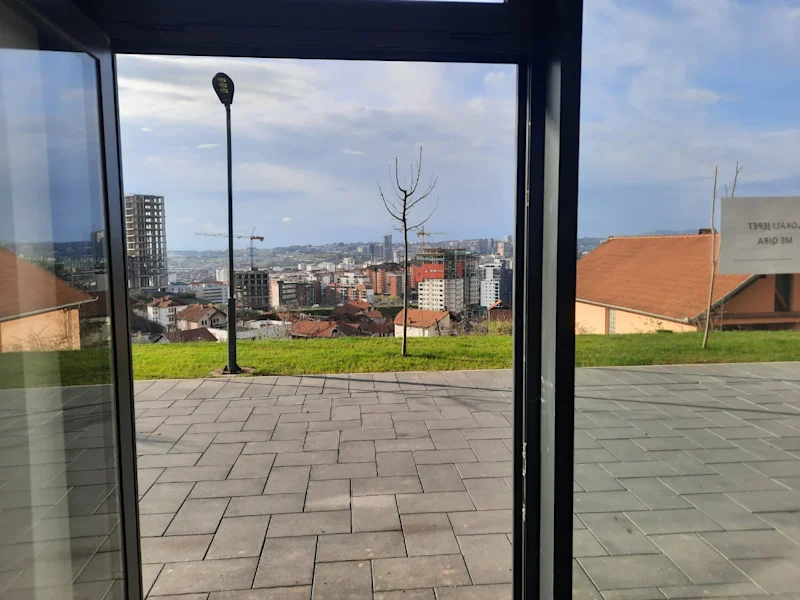 Commercial space of 75.6 m² for sale in Veternik, featuring a beautiful view of Prishtina. The space is suitable for various business activities. - Image 5