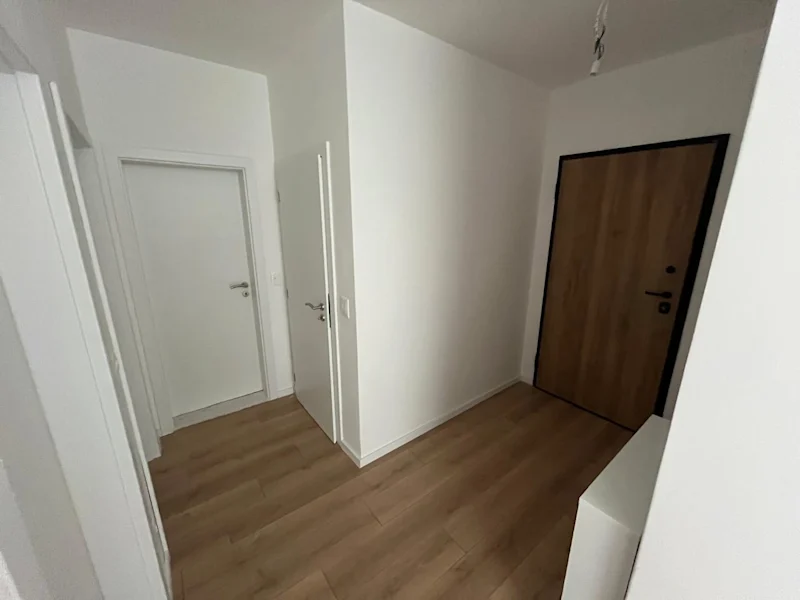 Banesë 92 m² në SHITJE | Bregu i Diellit - Image 5