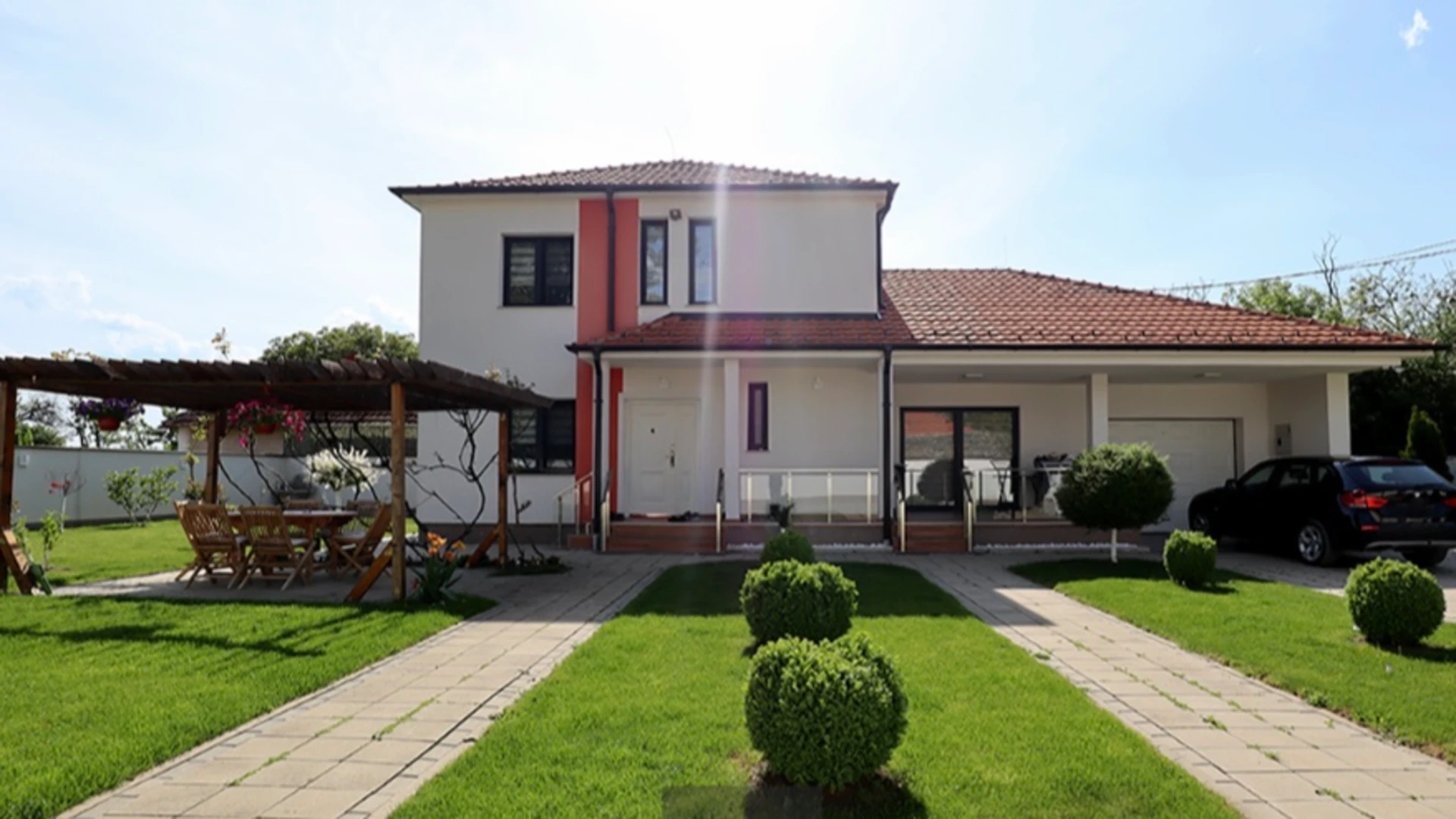 House for Sale – 200 m² in Preoc, on the Prishtina–Ferizaj Main Road. - Image 1