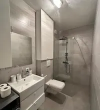 Shitet banesa 158 m² – Kati i dytë,ne Rrugen C. - Thumbnail 8