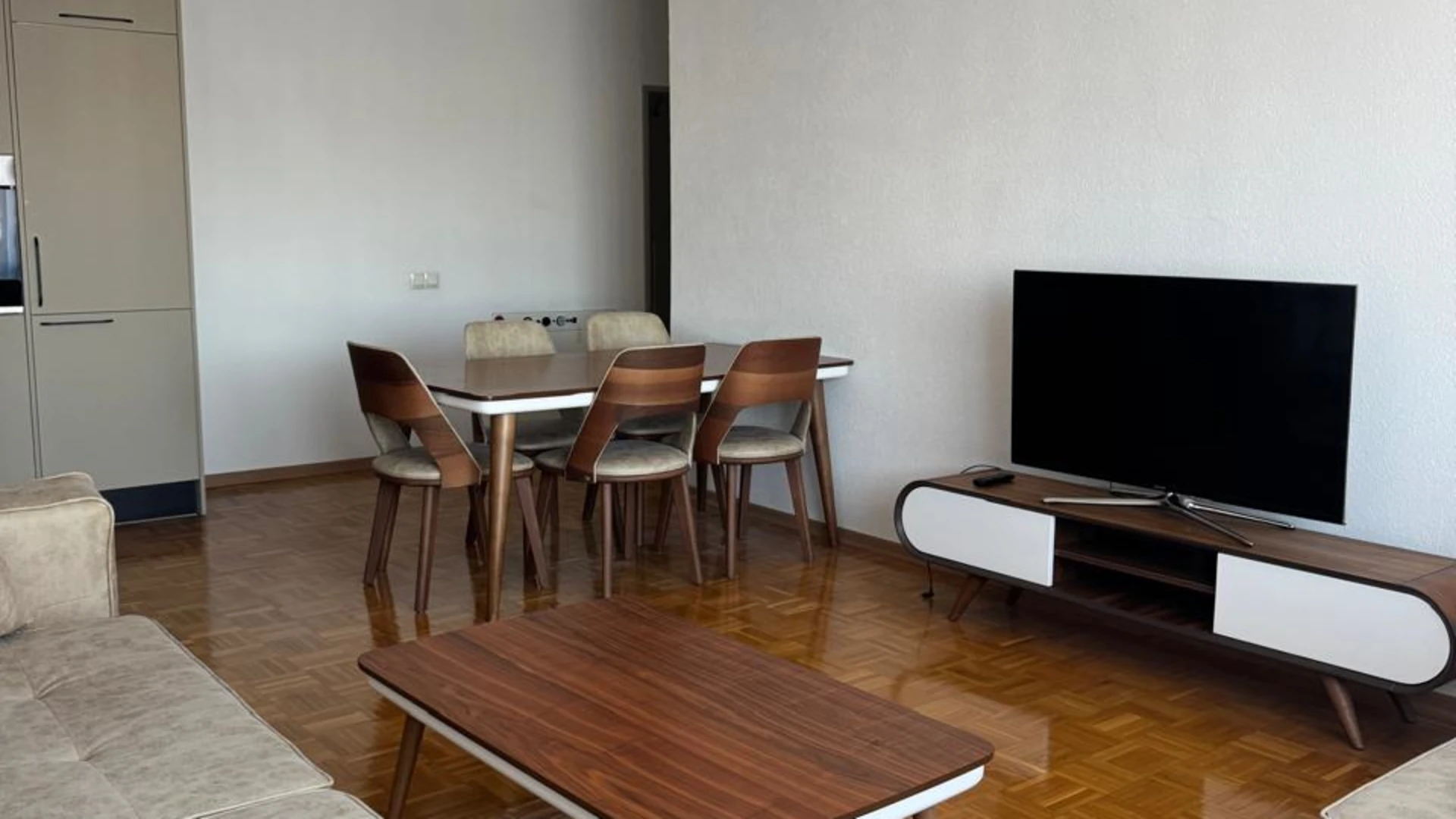 Banesë moderne në SHITJE në Tophane – 113.4 m² - Image 1