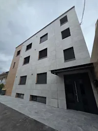 SHTËPI ME QIRA – 174 m² - Thumbnail 1