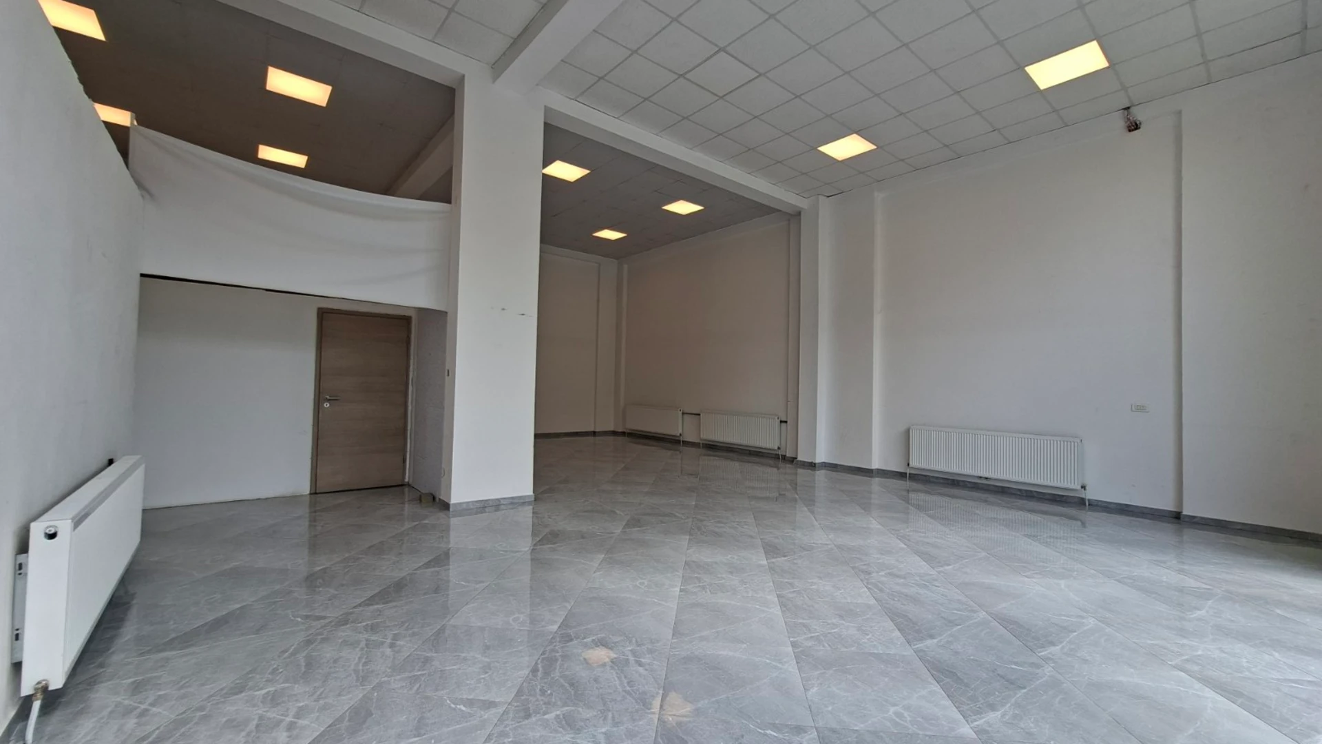 Lokal me QIRA – 130 m² | Arbëri - Image 1