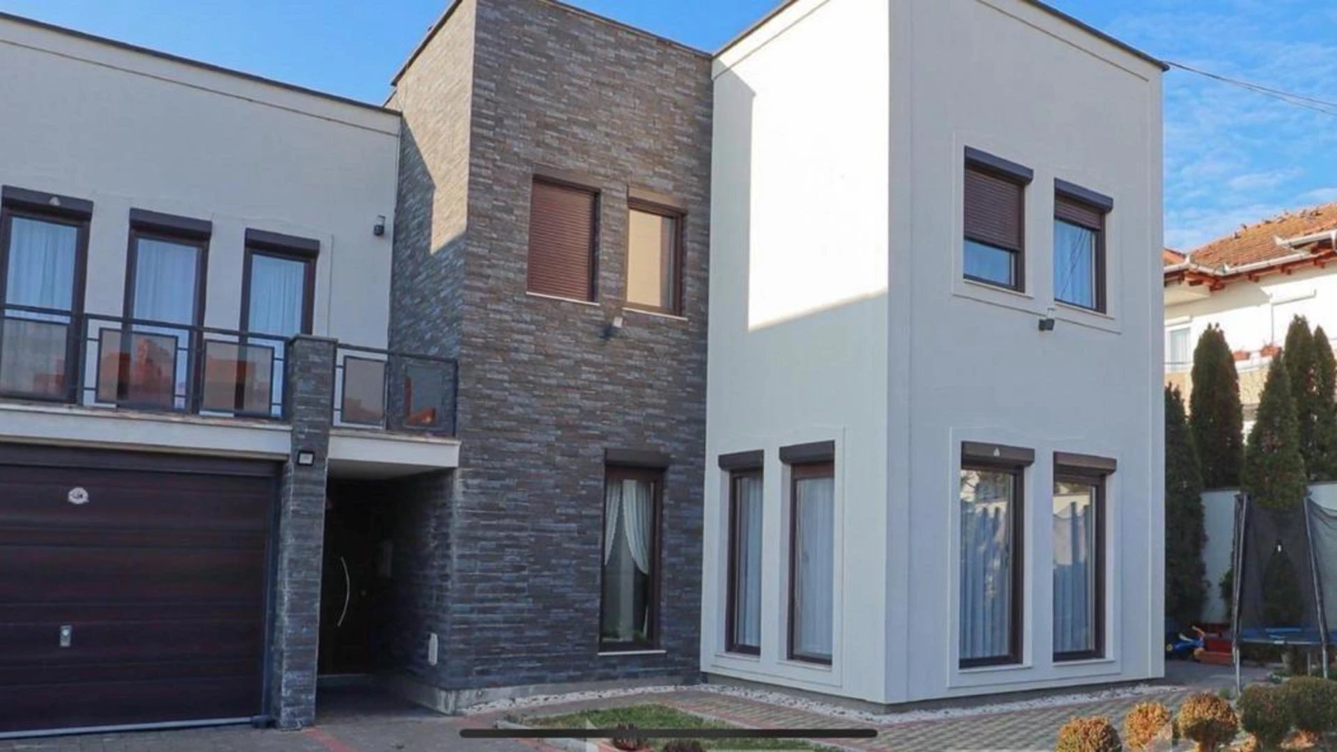 LUXURY House for SALE – 320 m² in Qendresa Neighborhood - Image 1