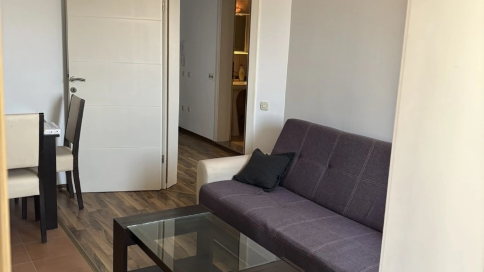 APARTMENT FOR RENT – 42 m² - Image 1