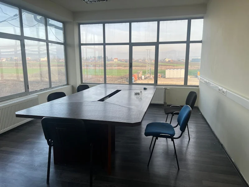 Commercial Space for Rent – 500 m² (1st Floor) & 400 m² (2nd Floor), Llapllasellë, Prishtina–Ferizaj Main Road. - Image 6