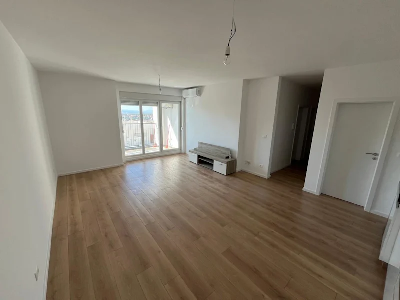 Banesë 92 m² në SHITJE |  Bregu i Diellit - Image 4