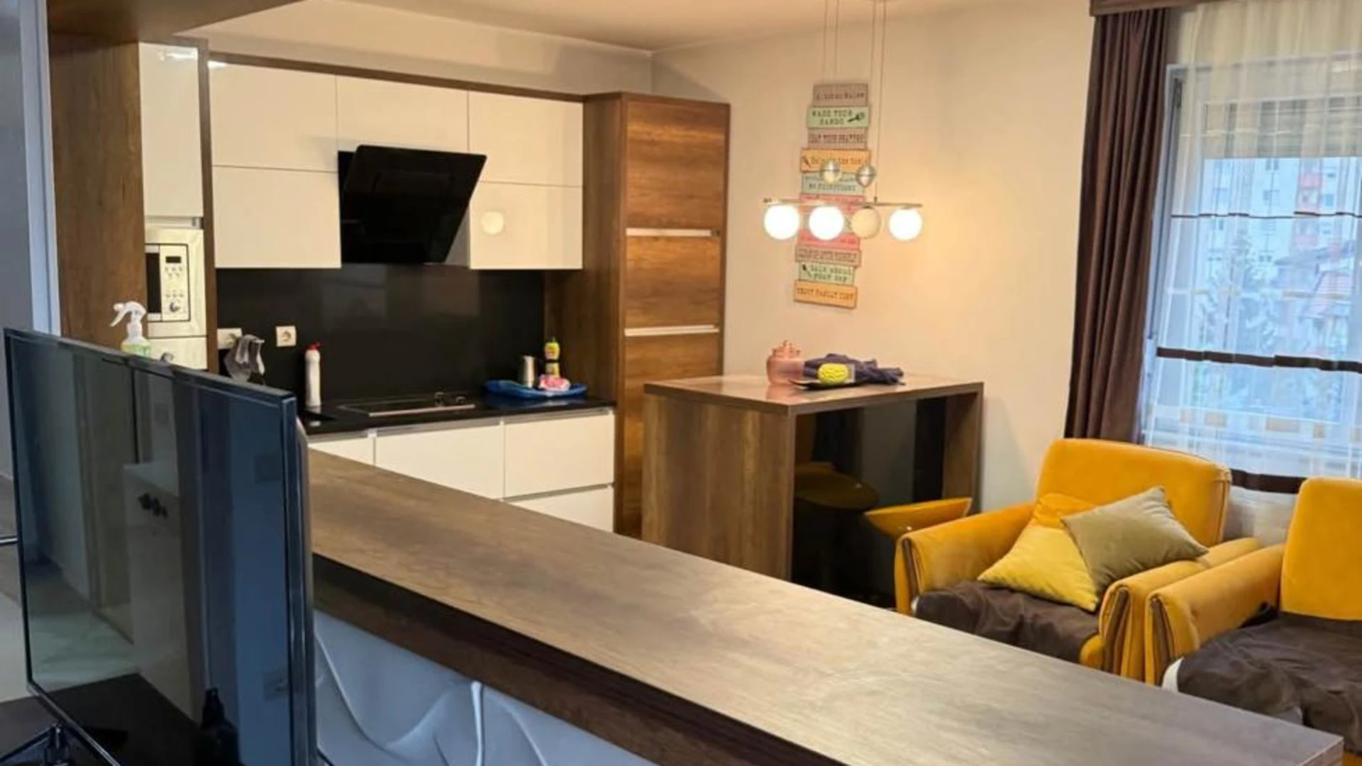 One-Bedroom Apartment 70m² for Rent in Tophane. - Image 1