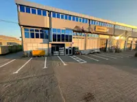 Ofrohet me qira hapësirë afariste – 500 m² (Kati I) & 400 m² (Kati II), Llapllasellë, Magjistralja Prishtinë–Ferizaj. - Thumbnail 1