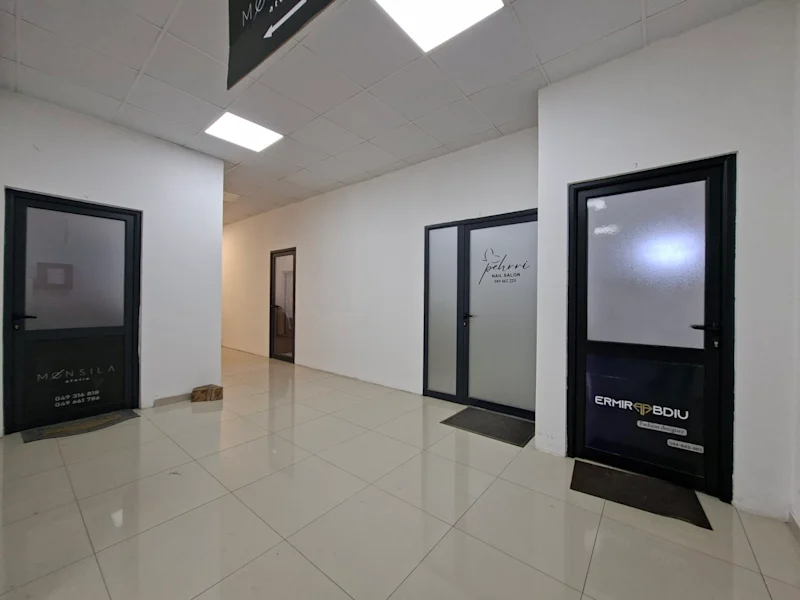Lokal në SHITJE – 320 m² | Fushë Kosovë - Image 1