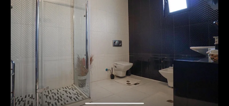 Shtëpi LUKSOZE në SHITJE – 320 m² në Lagjën Qendresa - Image 6