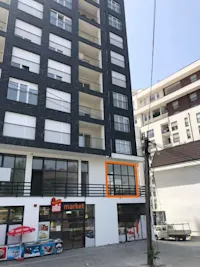 Ofrohet me qira ose për shitje lokali 110 m², i vendosur në Breg të Diellit. - Thumbnail 5