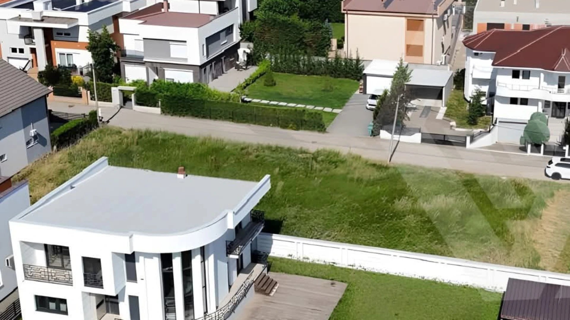 Shtëpi në SHITJE – 340 m² | Lagjja Qendresa, Prishtinë - Image 1