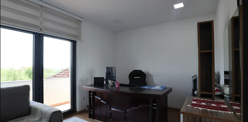 House for Sale – 200 m² in Preoc, on the Prishtina–Ferizaj Main Road. - Image 10