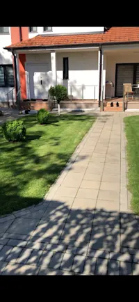 Shitet shtëpia 200 m² në Preoc, në magjistralen Prishtinë–Ferizaj. - Thumbnail 3