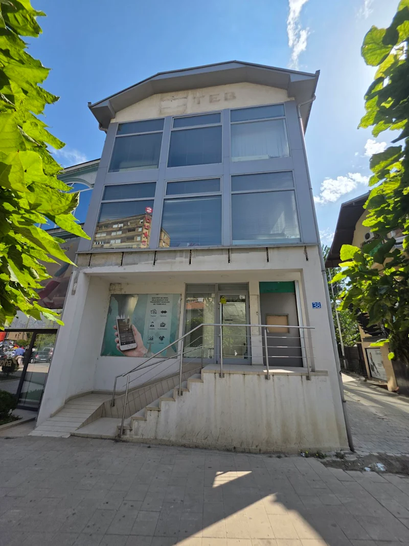 Objekt Afarist me Qira – 400 m² në Qafë, Prishtinë - Image 1