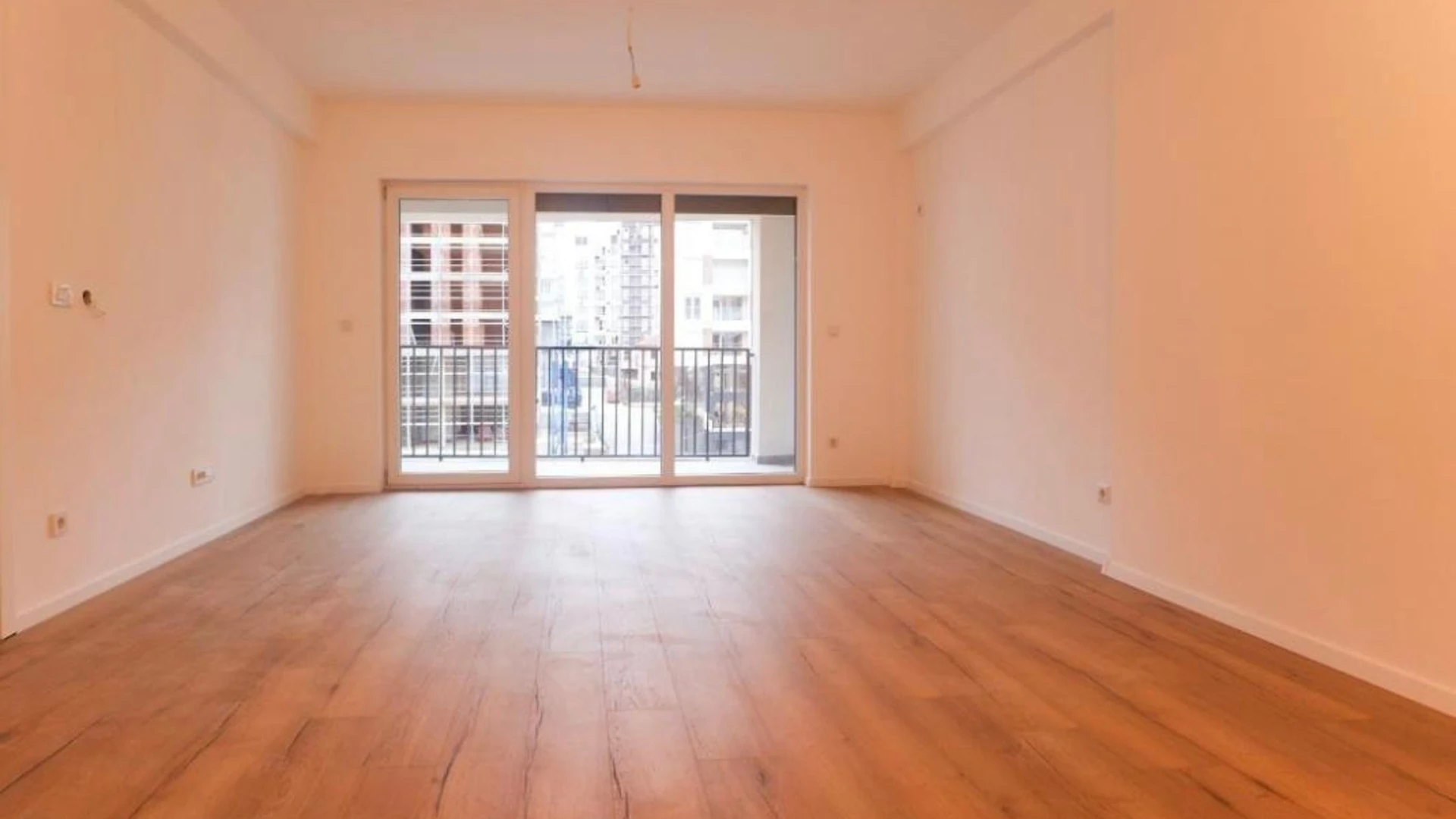 APARTMENT FOR RENT – 85 m² - Image 1