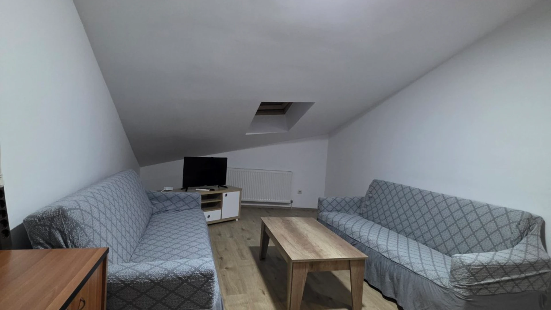 APARTMENT FOR RENT – 45 m² - Image 1