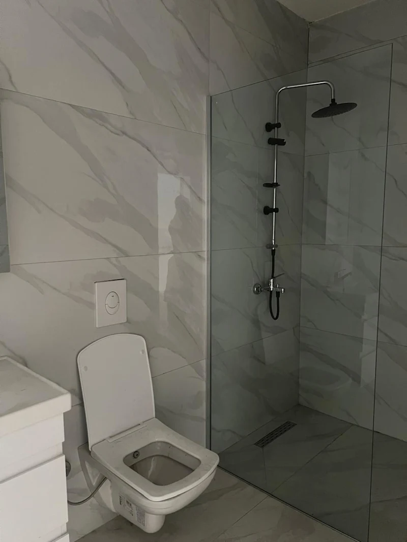 For sale: A modern apartment with a total area of 180 m², located on Muharrem Fejza Street. - Image 9