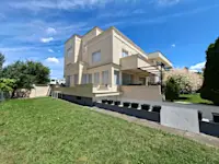 House FOR SALE – 5.25 Ares of Land | Dubai House Area, Prishtina - Thumbnail 2