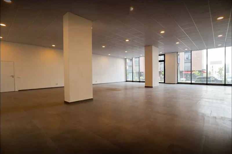 Commercial space for rent in the Dragodan neighborhood, near the new Municipality building. - Image 5