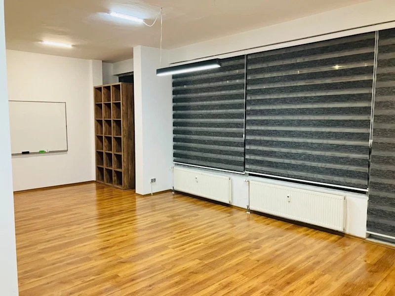 LOKAL AFARIST NË SHITJE – 135 m² - Image 1