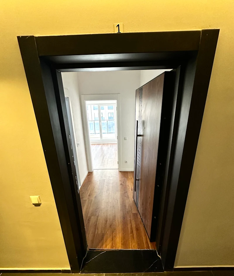 Office for Rent - 68 m² | on Rruga B - Image 4