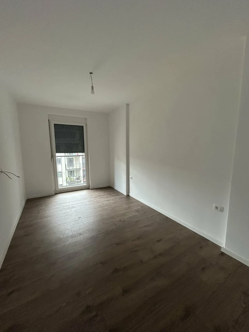 100 m² apartment for rent in the New Prishtina neighborhood, near the University Clinical Center of Kosovo (QKUK). - Image 2