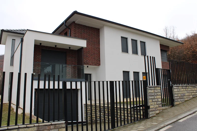 SHITET Shtëpi Moderne 273 m² | në Sofalia Hills - Image 1