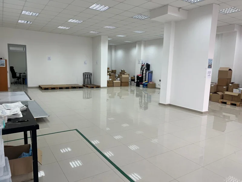 Ofrohet lokal me qira në lagjen Arbëria, me sipërfaqe 146 m². - Image 1