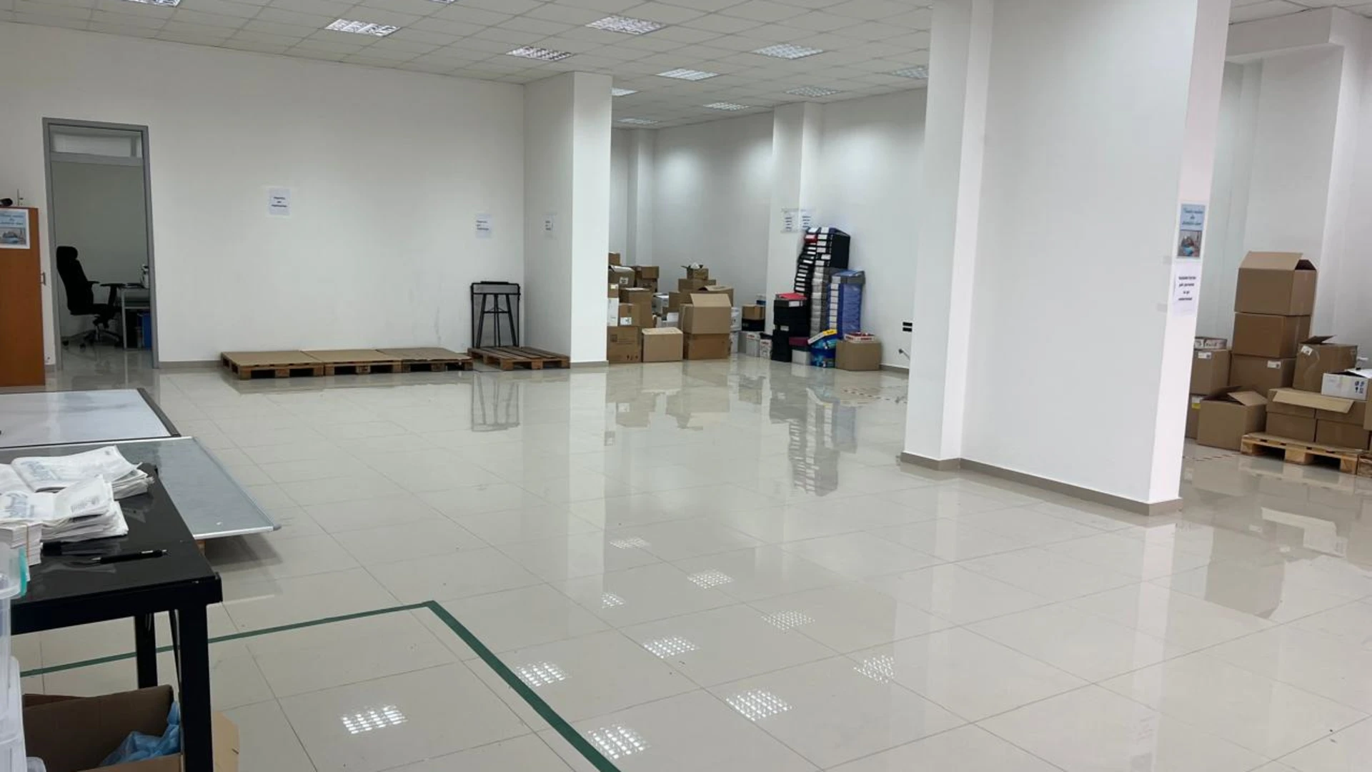 Commercial space for rent in Arbëria, with a total area of 146 m². - Image 1