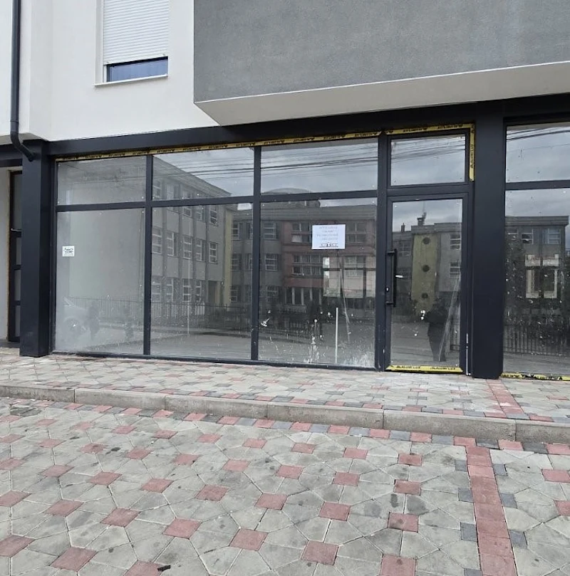 Shitet lokali 100.94 m² në Skenderaj, në një lokacion shumë të favorshëm, pranë shkollës fillore "Shaban Jashari". - Image 5