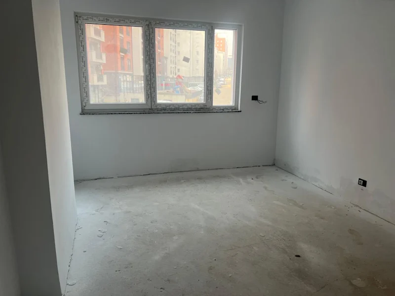 Shitet banesa me sipërfaqe 175 m², e vendosur në rrugën Muharrem Fejza. - Image 5