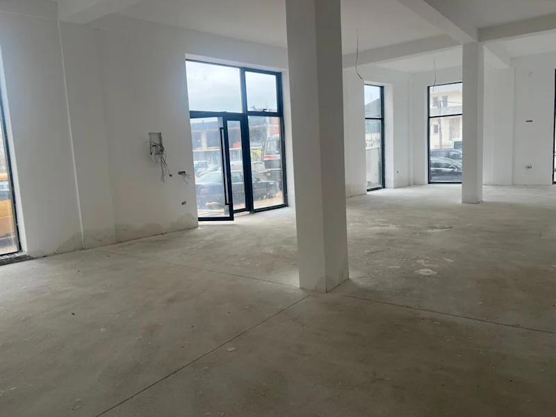 Shitet lokal 370 m² në kompleksin Aktiv – Drenas. - Image 2