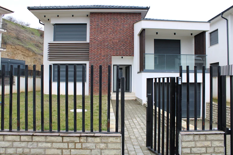 SHITET Shtëpi Moderne 319 m² | në Sofalia Hills - Image 1