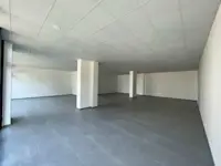 Lokal me qira ne lagjen Dragodan afër Komunës së re. - Thumbnail 4