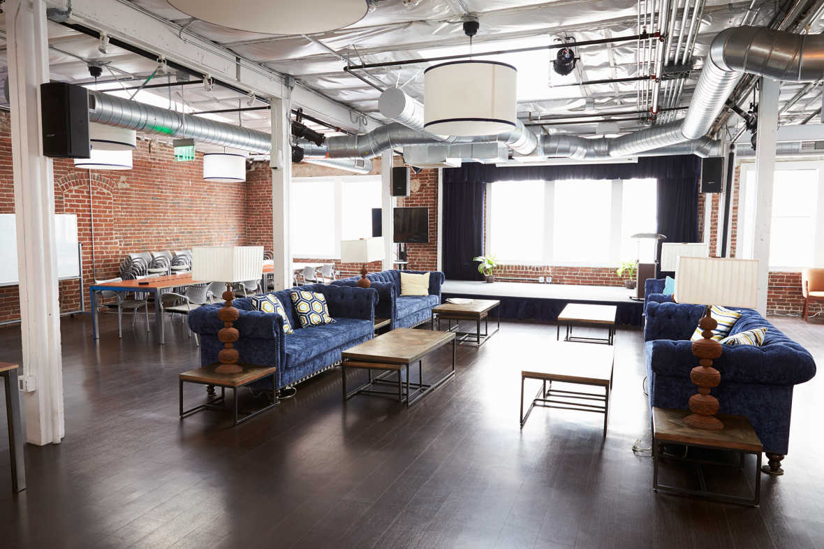 Should You Freelance From a Coworking Space?