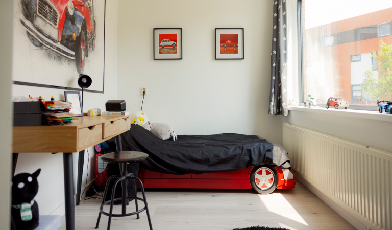 De slaapkamer van Wendels zoon in Alphen aan den Rijn.