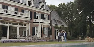 De wereld achter miljoenenvilla’s: deze makelaar verkoopt ze