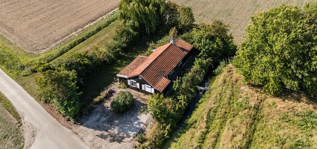 Betaalbaar, vrijstaand houten huis te koop op Funda: vraagprijs 349.000 euro