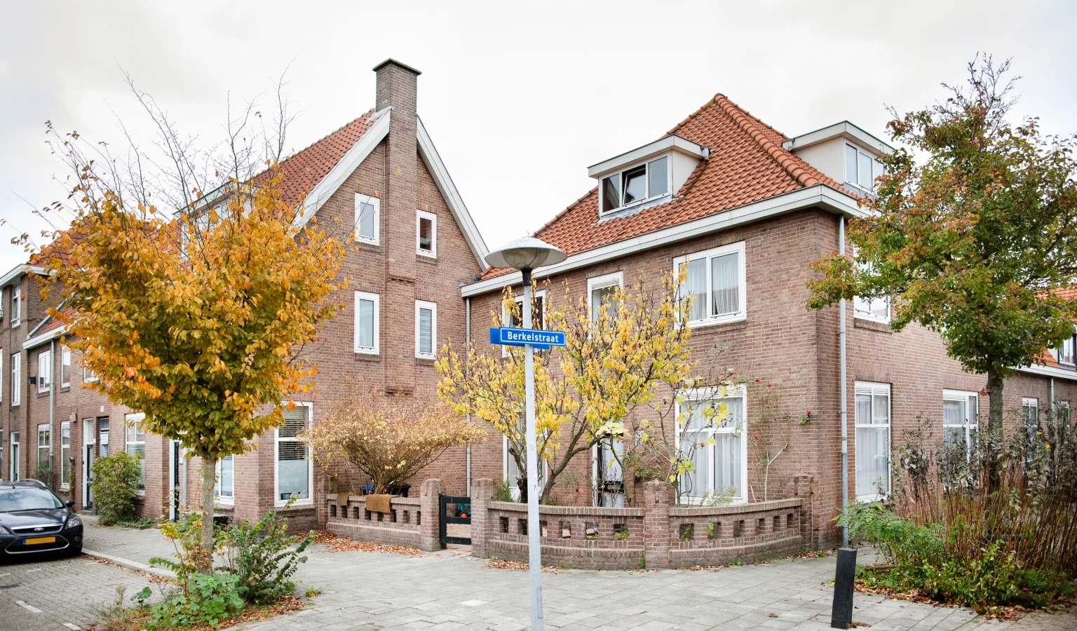 Twee hoekhuizen op de hoek in de Utrechtse Berkelstraat.