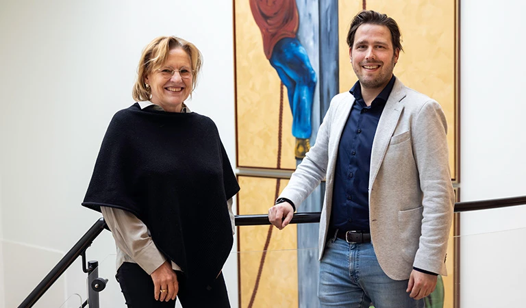 <center><i>Makelaar Mirjam Cok en ontwikkelaar Thom Wortelboer</center></i>