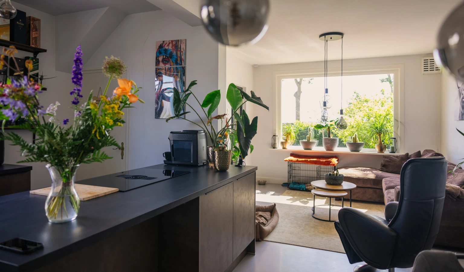 Vanbinnen is het huis van Lisa en Pascal in Boesingheliede inmiddels helemaal opgeknapt. 