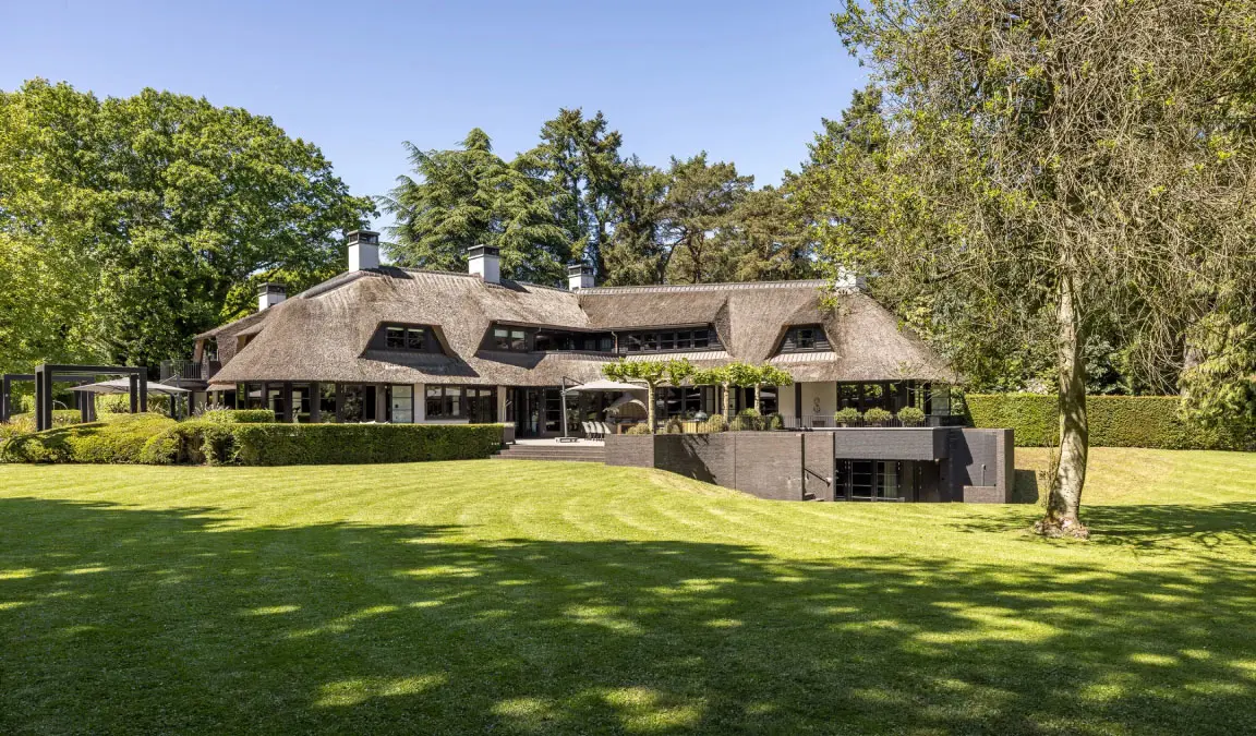 Deze villa in Laren van 17,8 miljoen euro werd in het tweede kwartaal van 2026 het meest bekeken op Funda.